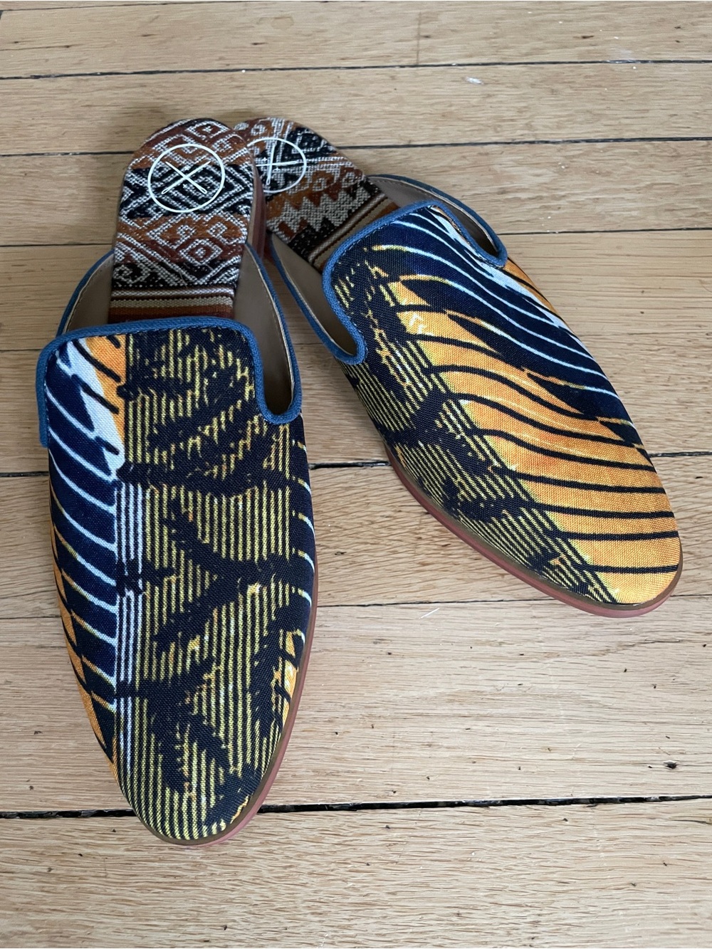 Inkkas Cypress Patterned Slip-On Mules in Navy & Yellow